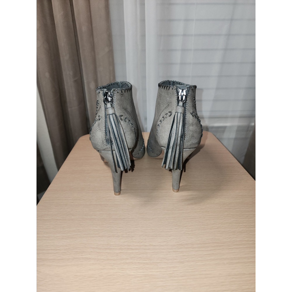 Torrid Grey Wip Stitch Heel Open Toe Tassele Booties Sz 9.5 WIDE Gray - Picture 6 of 9